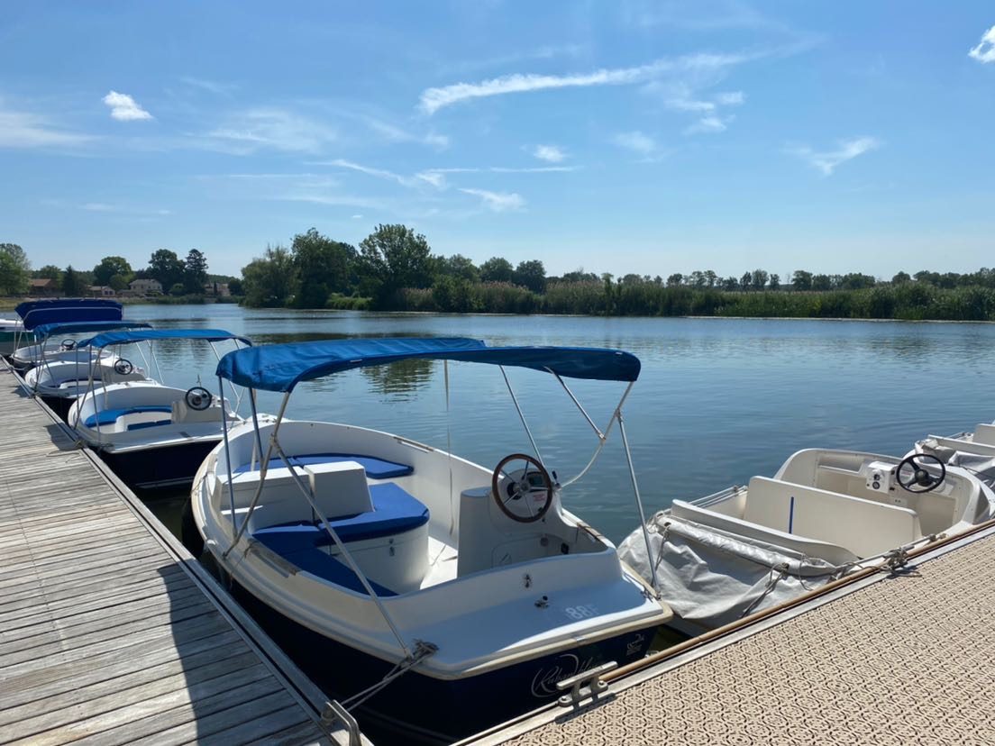 Location Bateau Sans Permis Pont De Vaux Base Nautique l'Embarcadère à La Truchère dans le Val de Saône